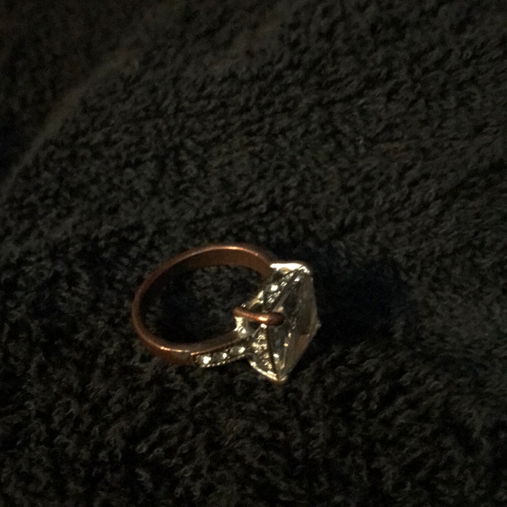Rhinestone ring - Picture 2 of 3